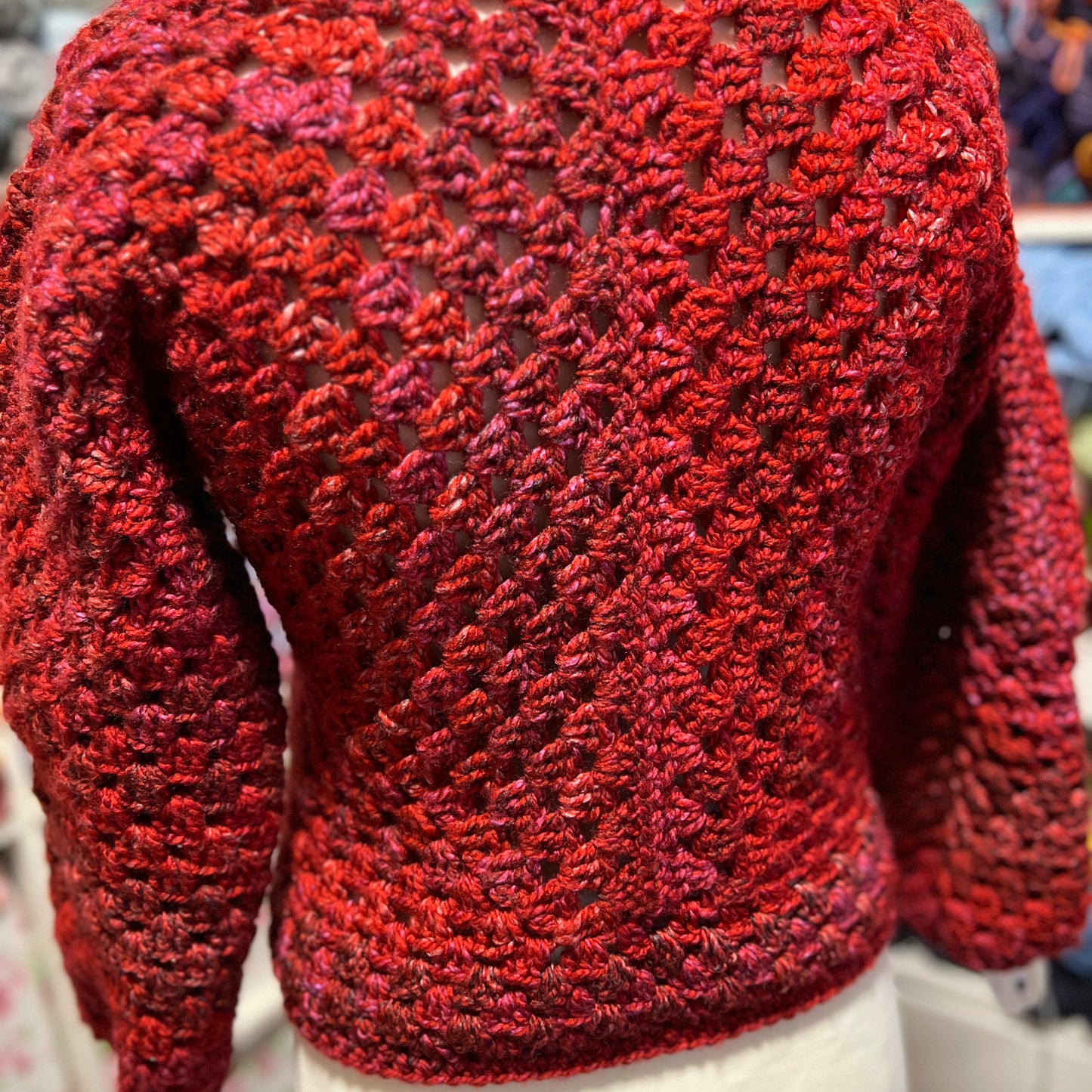 Hexagon Cardigan ‘Barn house Red’