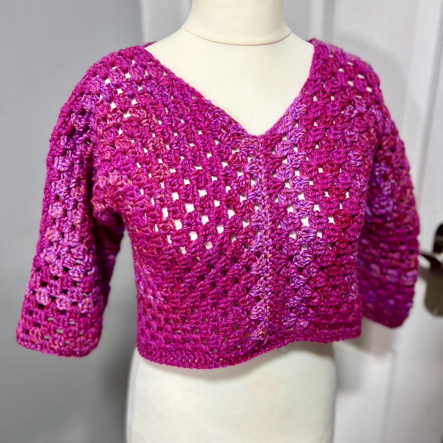 Pink Cropped 3/4 length sleeve Jumper 14-16 UK