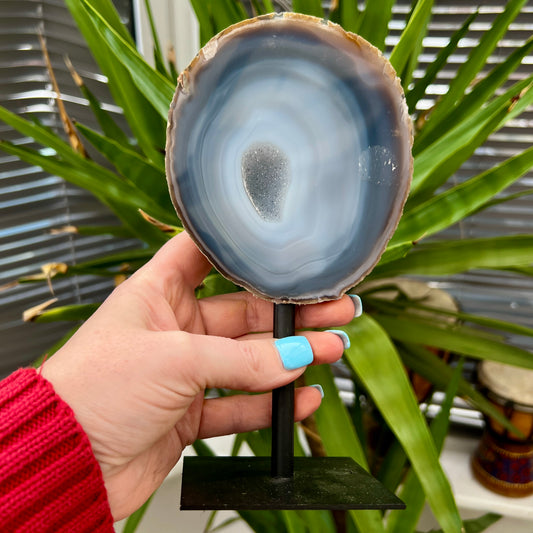 Agate with Druzy on a stand